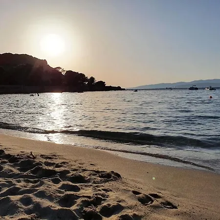 T2 A 2 Pas Des Plages Et Du Port דירה *